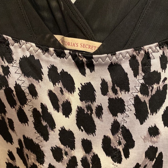 💥 SIZE XS VICTORIA’S SECRET PUSH UP SHAPING SLIP W PANTY💥 - Picture 3 of 9